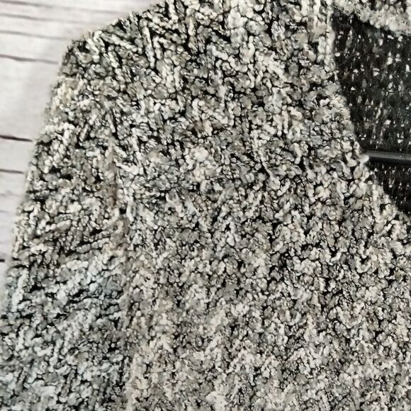 "a.n.a." woman's sweater  - Picture 5 of 10